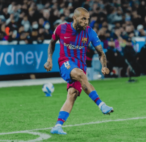 Dani Alves y Barcelona separan sus caminos