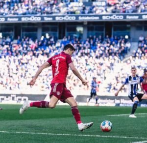 El presidente del Bayern está seguro que Lewandowski jugará con ellos la siguiente temporada