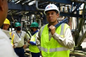 “Es momento de dejar atrás la refinería que no refina”: Presidente de Recope ordena desmantelar antigua refinería