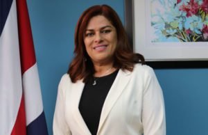 Viceministra del Micitt solicita que se le aplique una rebaja a su salario