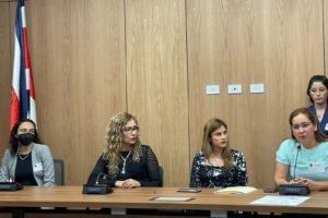 Andrea Álvarez presenta proyecto para atención de personas con enfermedades raras