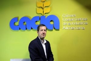 Industriales celebran decreto firmado por Rodrigo Chaves, que simplifica proceso de registro sanitario de alimentos