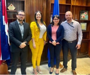 Salud y Correos definen distribución de medicamentos a zonas alejadas