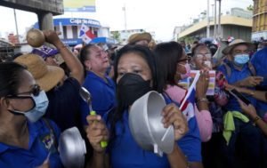 Panamá anuncia más rebajas al precio de la gasolina tras bloqueos en el país