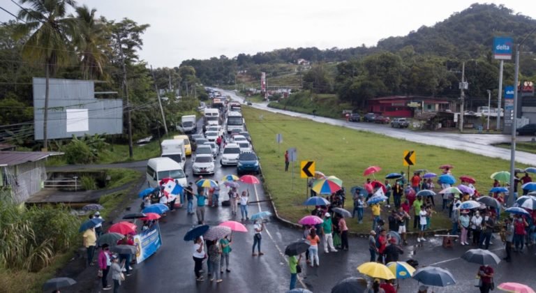 Panamá: Acuerdan reducir precios de los alimentos ante protestas