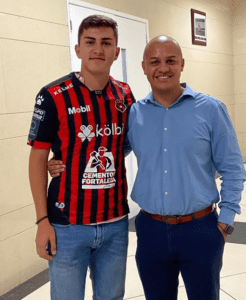 Representante de Fernán Faerron: Ahora le tocará a él (masajista) respaldar las declaraciones ante un abogado