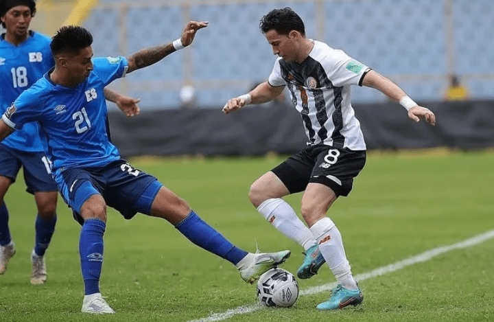 Bryan Oviedo si firmará con Saprissa, y lo hará por dos años