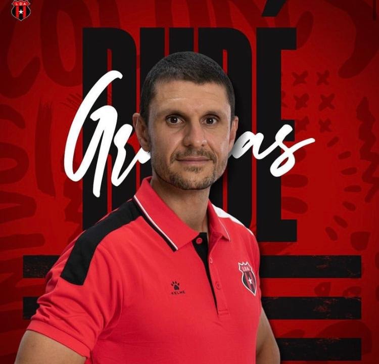 ¡Albert Rudé queda fuera de la Liga Deportiva Alajuelense!