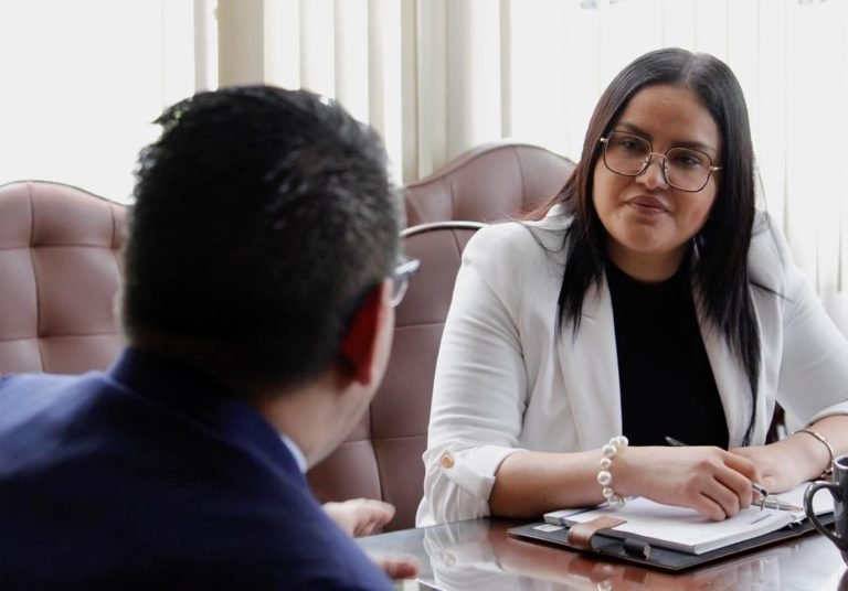 Ministra de Salud: Iré a los tribunales, pero todo inició por mi posición provida