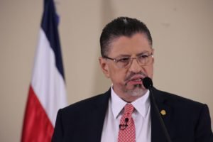 Chaves explica la razón de los aumentos desproporcionados en el precio del aceite de cocina