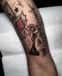 Michael Barrantes llevará por siempre en su piel la copa ganada con el Cartaginés