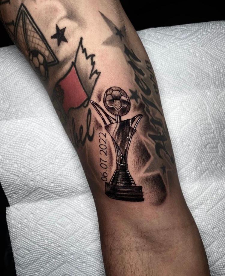 Michael Barrantes llevará por siempre en su piel la copa ganada con el Cartaginés