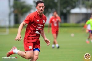 Alajuelense sorprende: Bryan Oviedo jugará de rojinegro