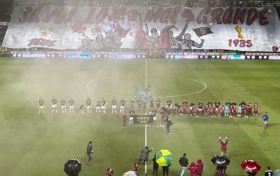 Saprissa ganó por goleada ante Grecia y así celebraron los morados el 50 aniversario de La Cueva