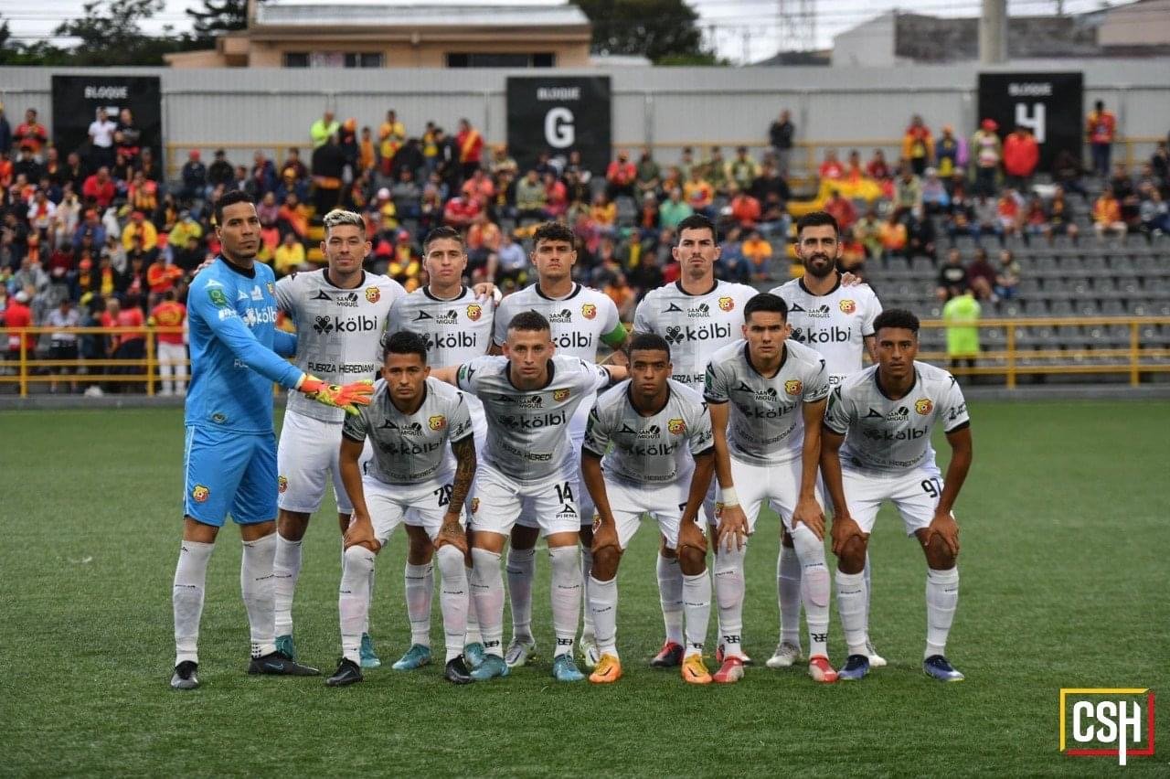 Herediano se mantiene de líder del grupo A