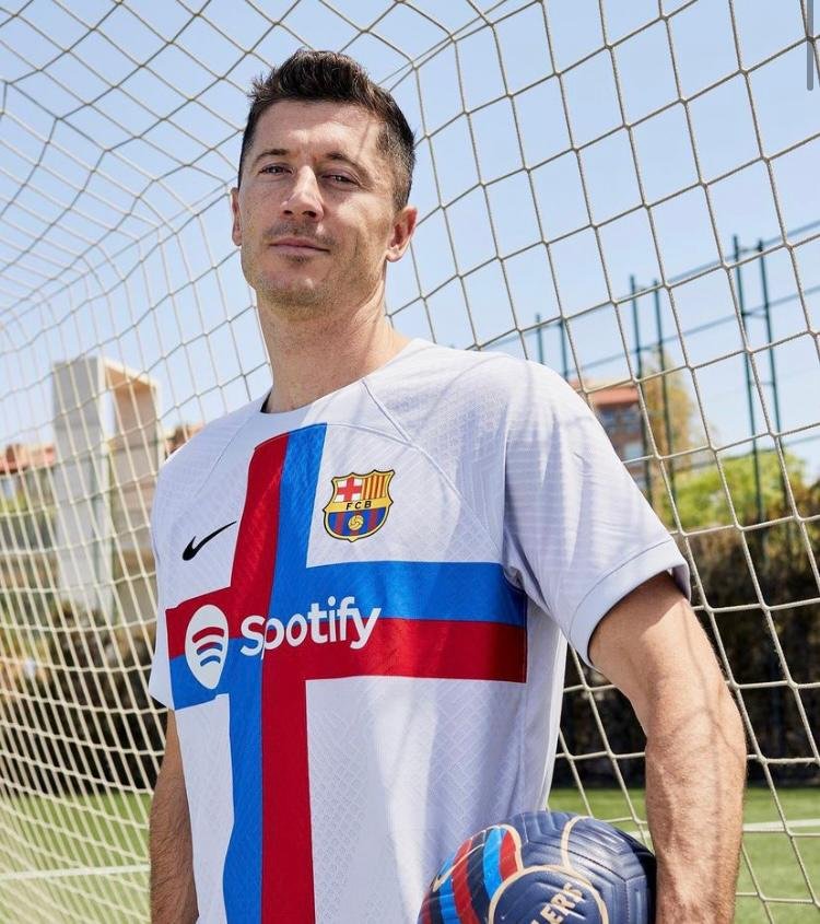 FC Barcelona presentó su tercer uniforme