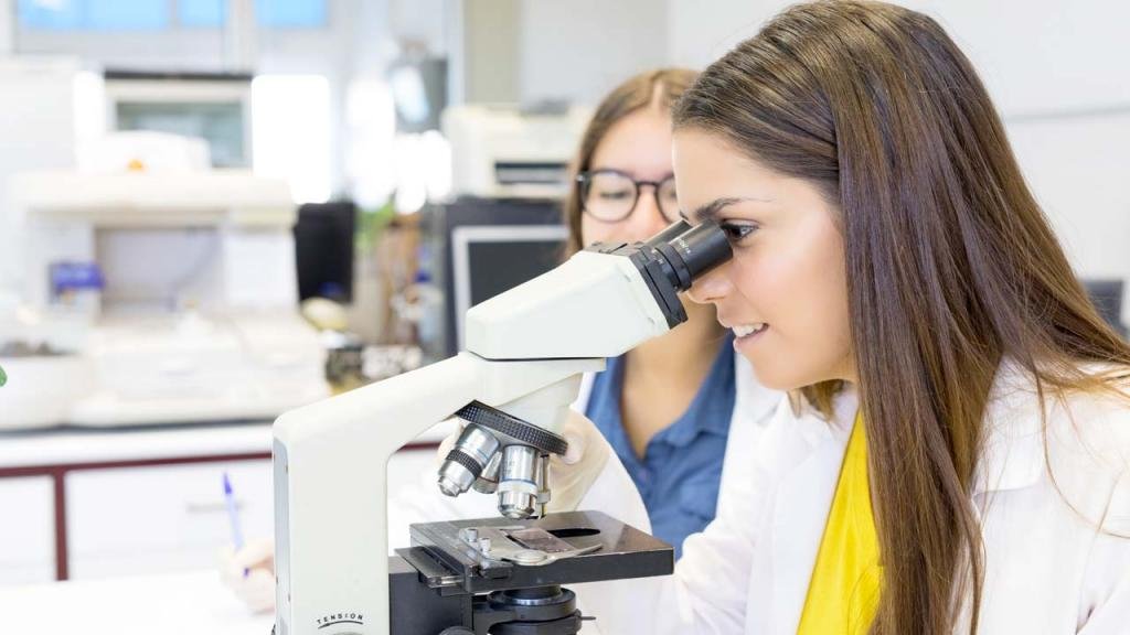 Costa Rica es 4° lugar entre países de la OCDE con mayor porcentaje de mujeres entre sus investigadores científicos