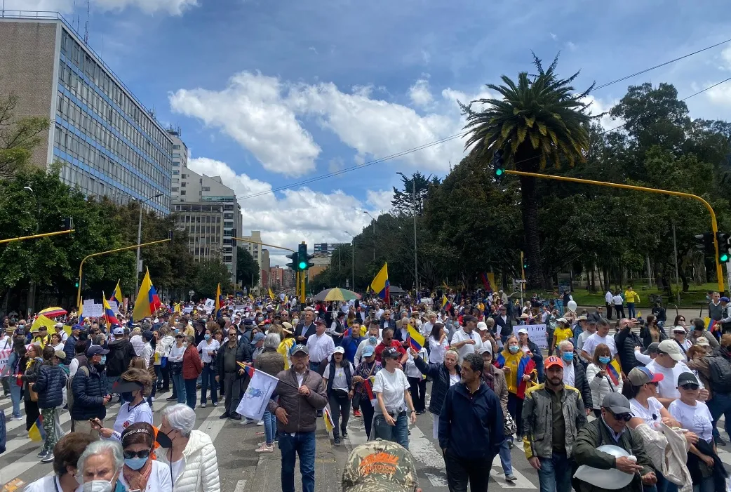 Colombianos marchan el lunes contra las reformas y proyectos del gobierno de Petro