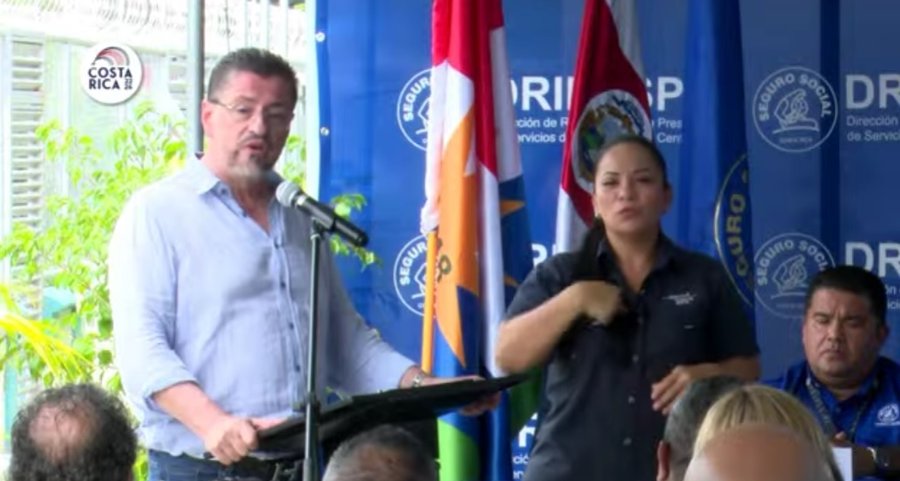 ¿Ustedes están satisfechos de que a la población se le haga esperar por atención médica?, cuestionó Chaves