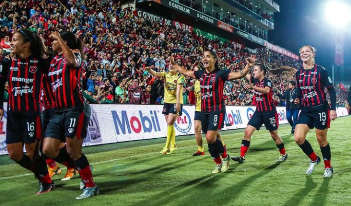 Maria José Brenes pasa de Saprissa a La Liga