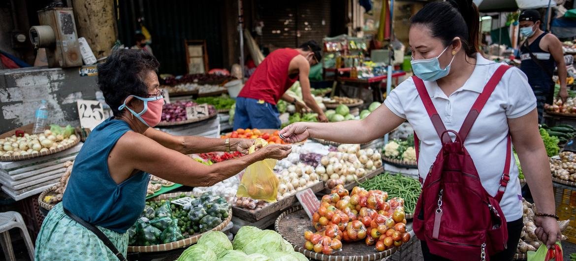 La inflación amenaza el derecho de todos al desarrollo, advierte la Alta Comisionada en funciones