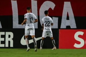 Giancarlo González: Ellos se tenían que jugar el todo por el todo