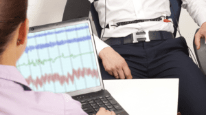 Gobierno firma reglamento que regula el uso del Polígrafo en Cuerpos Policiales