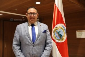 No voy a permitir que ustedes jueguen con la niñez de este país, le dice Bojorges al Frente Amplio