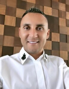Keylor Navas se gradúo como Máster en Gestión Deportiva