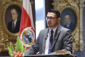 David Segura espera que Bukele inspire a “nuestros gobernantes con su sabiduría y patriotismo”