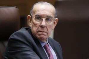 Rodrigo Arias hace un llamado de atención a los diputados a respetar a los compañeros