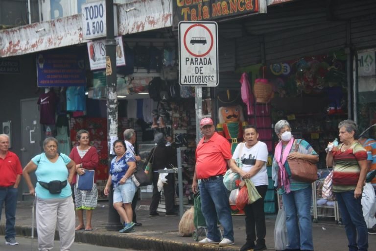 El costo de la vida no ha bajado para nada, todo está igual de caro…