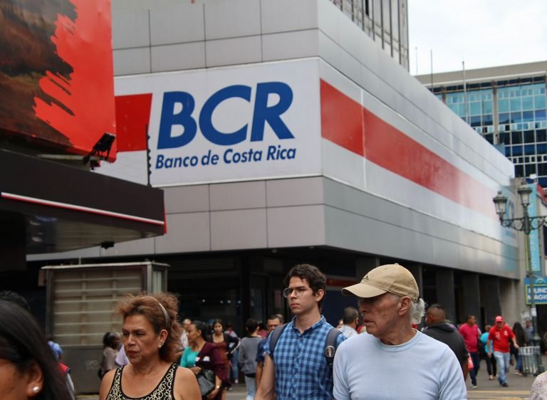 BCR aclara que no ha aumentado ni prevé aumentar tarifas de licencias