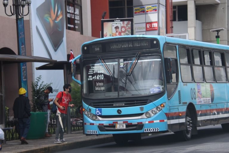 Aresep aprobó rebaja en tarifas para todas las rutas de autobús