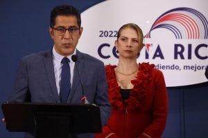 Gobierno anuncia rebaja en el pago del marchamo