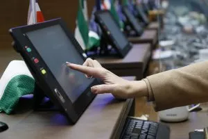 Diputados rechazan moción de Nueva República para solicitar a Chaves salirse de la Corte IDH