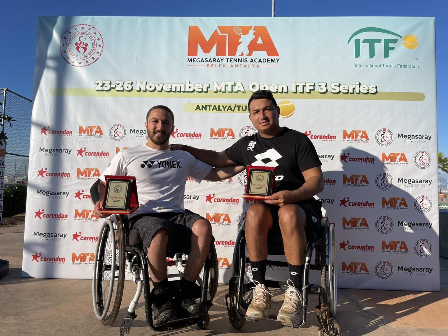 The adapted Costa Rican tennis player is doubles champion in the MTA tournament in Turkey