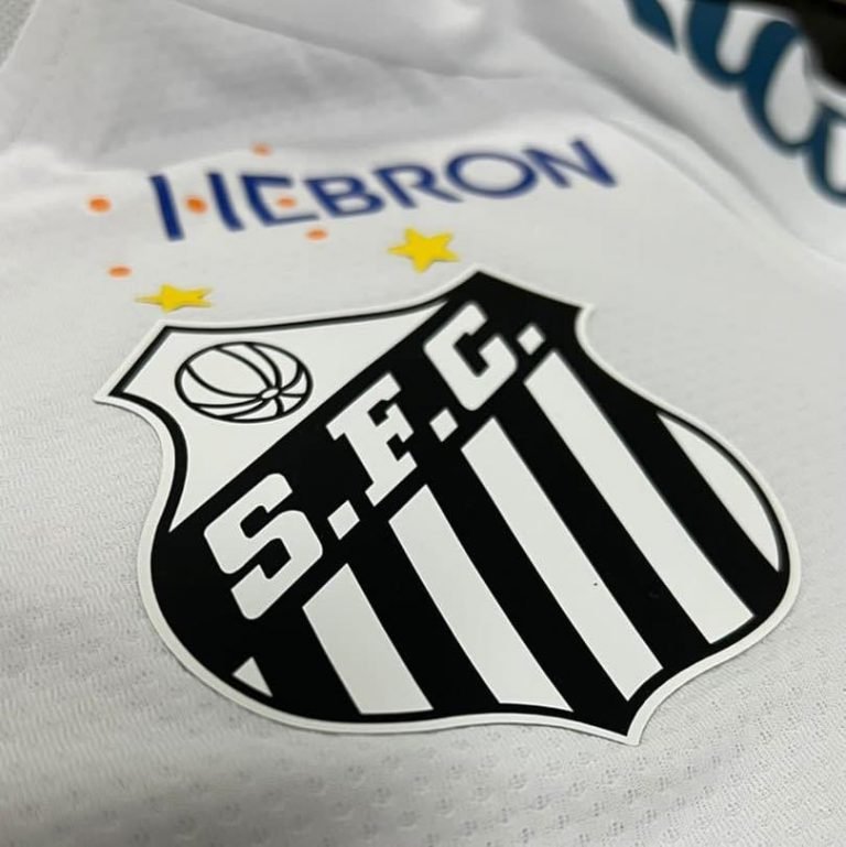 Santos FC utilizará una corona en su escudo en homenaje a Pelé