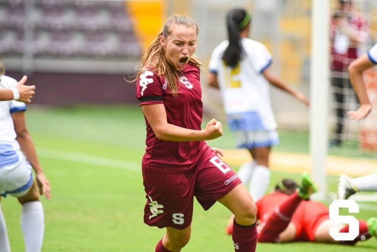 Gloriana Villalobos al Saprissa