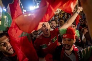 La Puerta del Sol, el lugar elegido por los marroquíes para festejar el triunfo