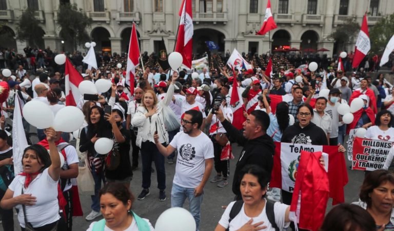 El congreso peruano reconsiderará adelantar las elecciones