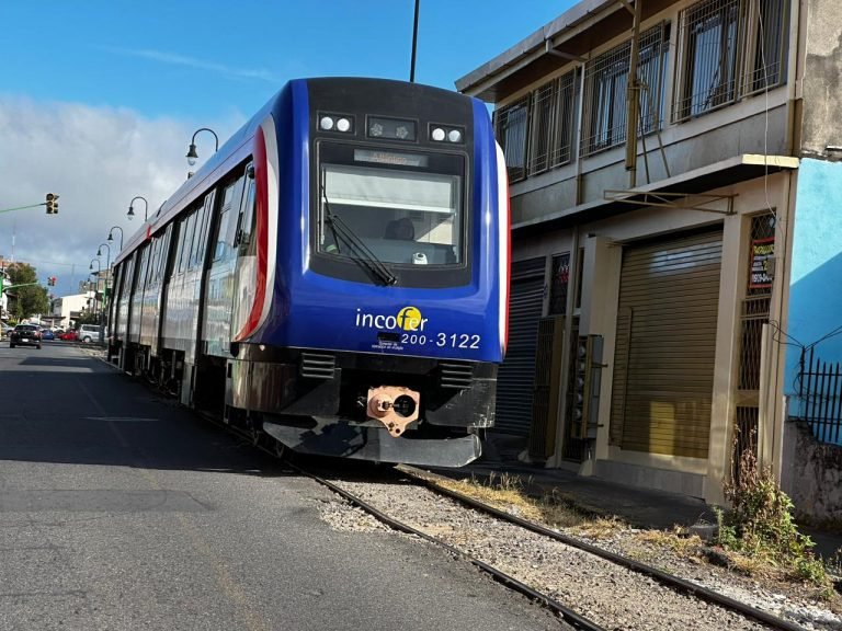 Estudios para reactivación del tren a Puntarenas no cumple con estándares mínimos, señala Incofer