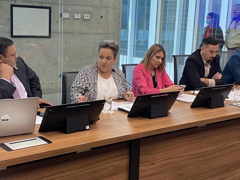 El problema del transporte público debe verse integralmente, señala Delgado