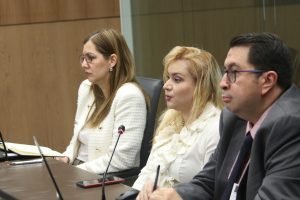 Representantes de Coprocom en contra de fijación de tarifas por servicios profesionales