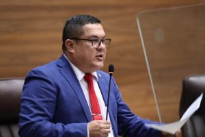 Robles insiste en la necesidad de que Puntarenas cuente con un suministro confiable de agua potable