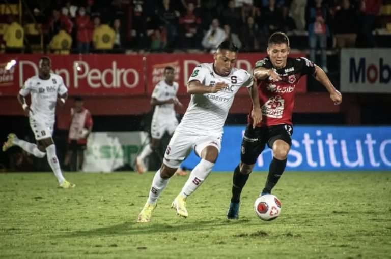 Andy Reyes: “Las veces que jugué con Saprissa cumplí y lo hice bien”