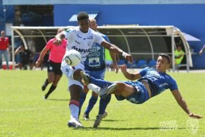 Grecia y San Carlos no se hacen daño