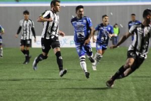 Sporting se deja los tres puntos en un partido lleno de goles