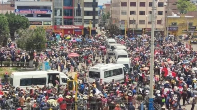 Perú: Gobierno de Boluarte enfrenta jornada decisiva con “La toma de Lima”
