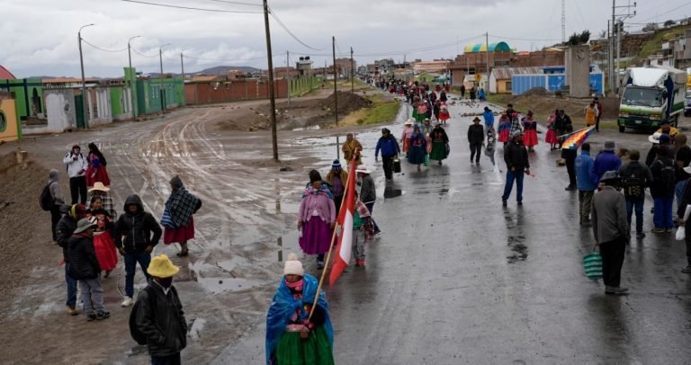 Congreso de Perú analizará el adelanto de elecciones generales